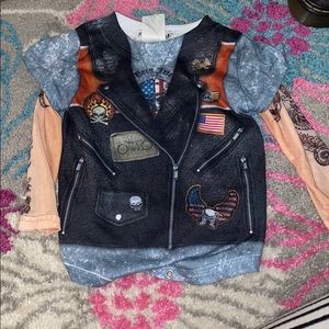 Tattoo like sleeves shirt